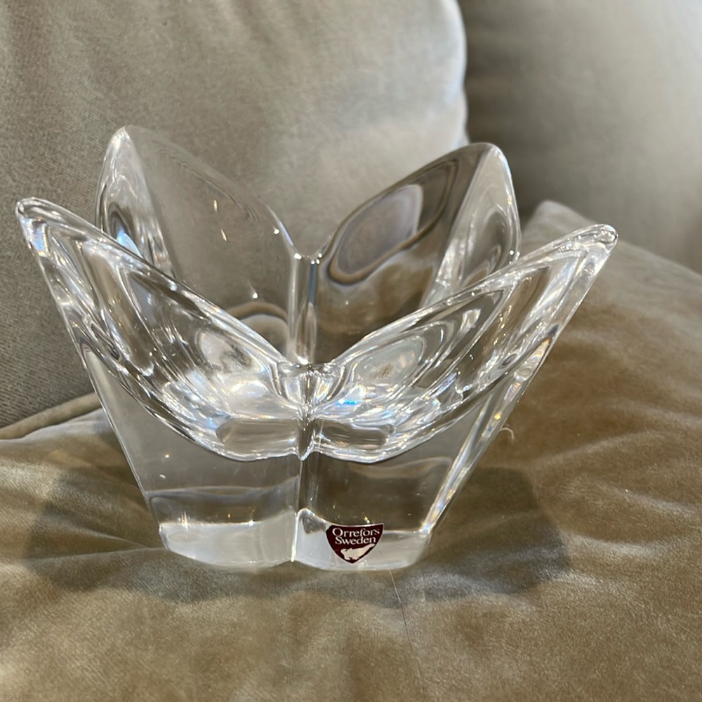 Orrefors Kostaboda Sweden Crystal Tulip Vase vintage new with tags signed